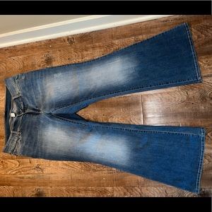 NWOT Old Navy Plus Flare Jeans size 16